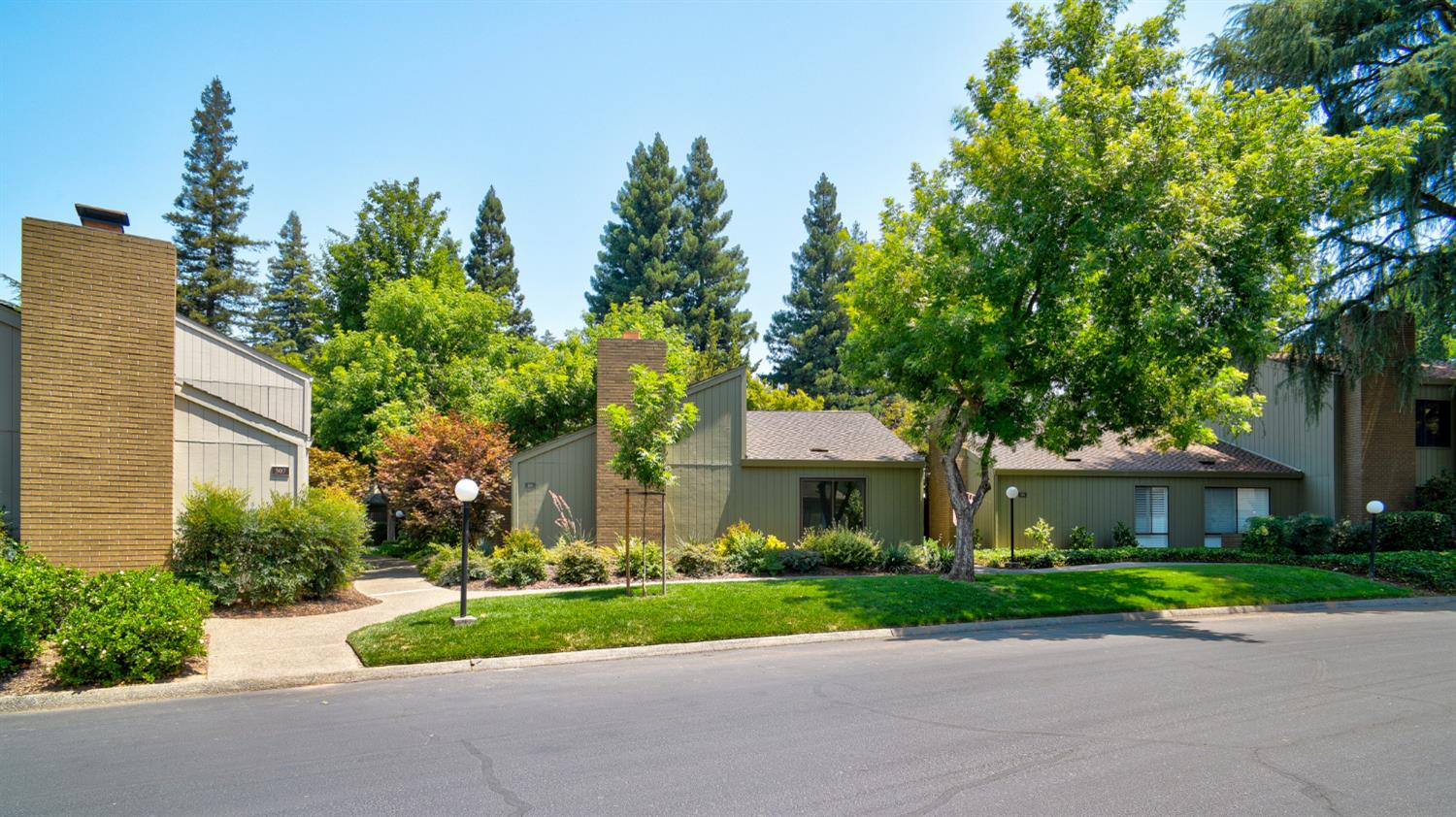 Detail Gallery Image 34 of 40 For 401 Dunbarton Cir, Sacramento,  CA 95825 - 3 Beds | 2 Baths