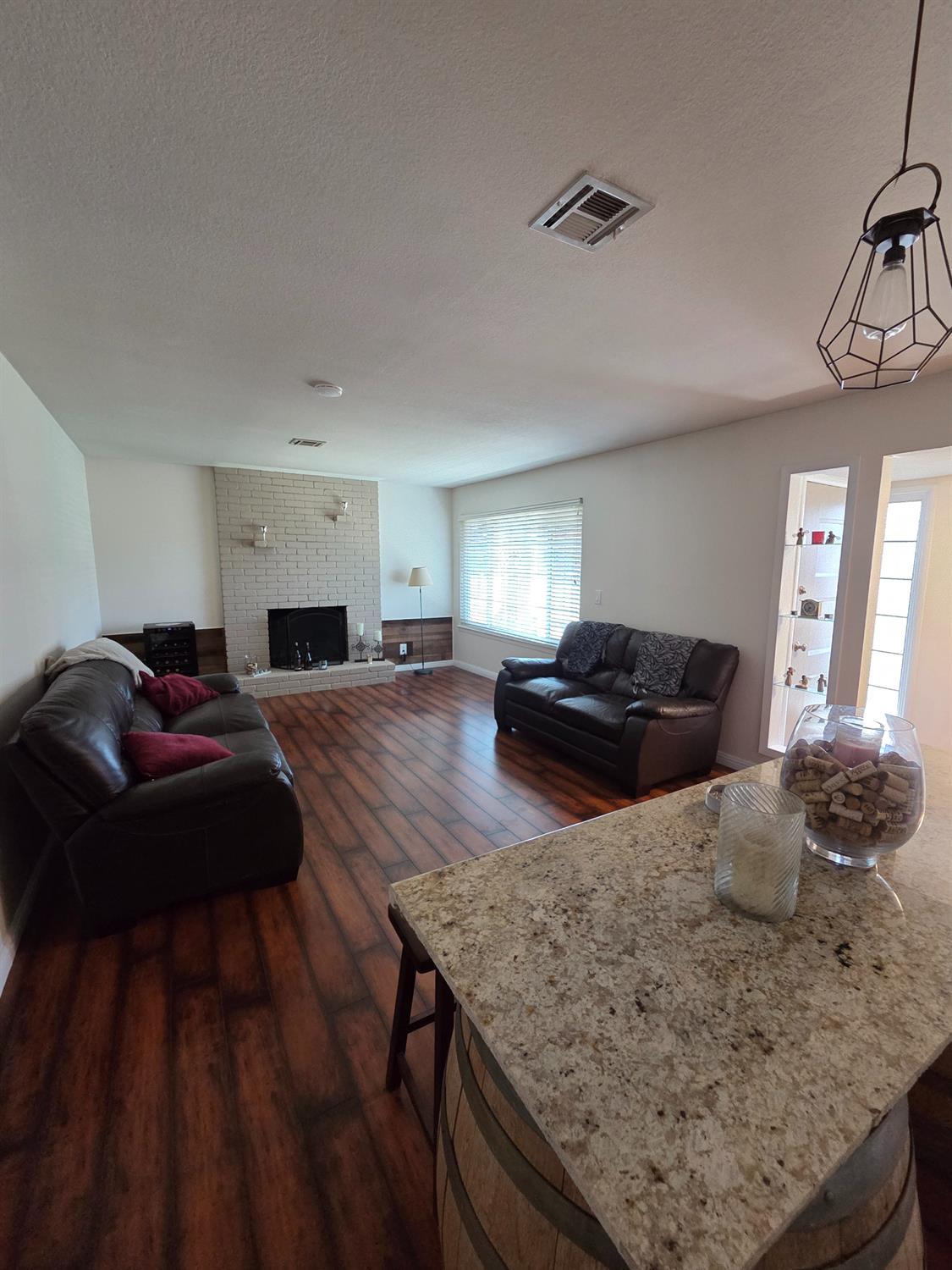 Detail Gallery Image 10 of 34 For 5710 Parkoaks Dr, Carmichael,  CA 95608 - 3 Beds | 1/1 Baths
