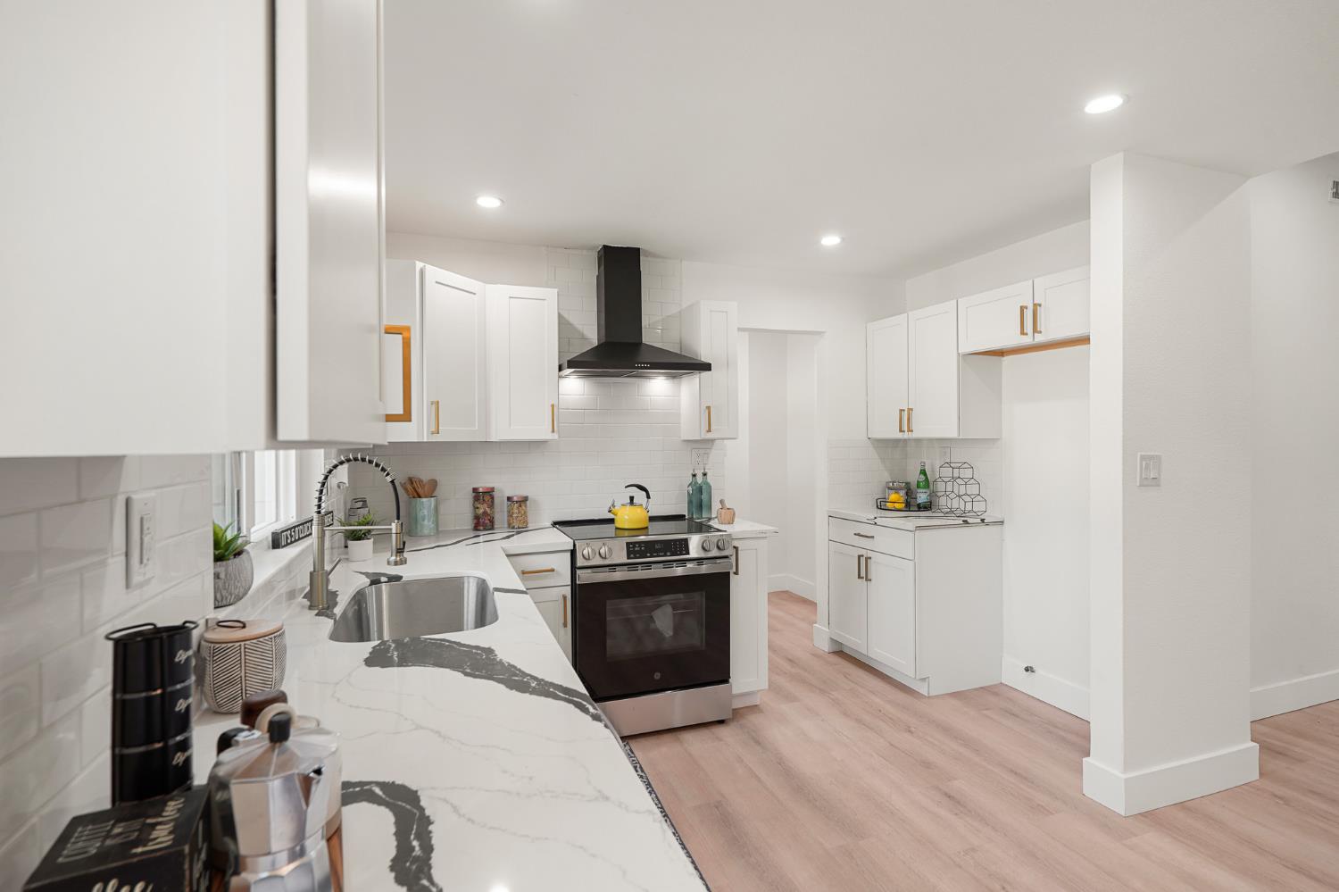 Detail Gallery Image 10 of 48 For 9311 Sundance Ln, Stockton,  CA 95210 - 4 Beds | 2 Baths