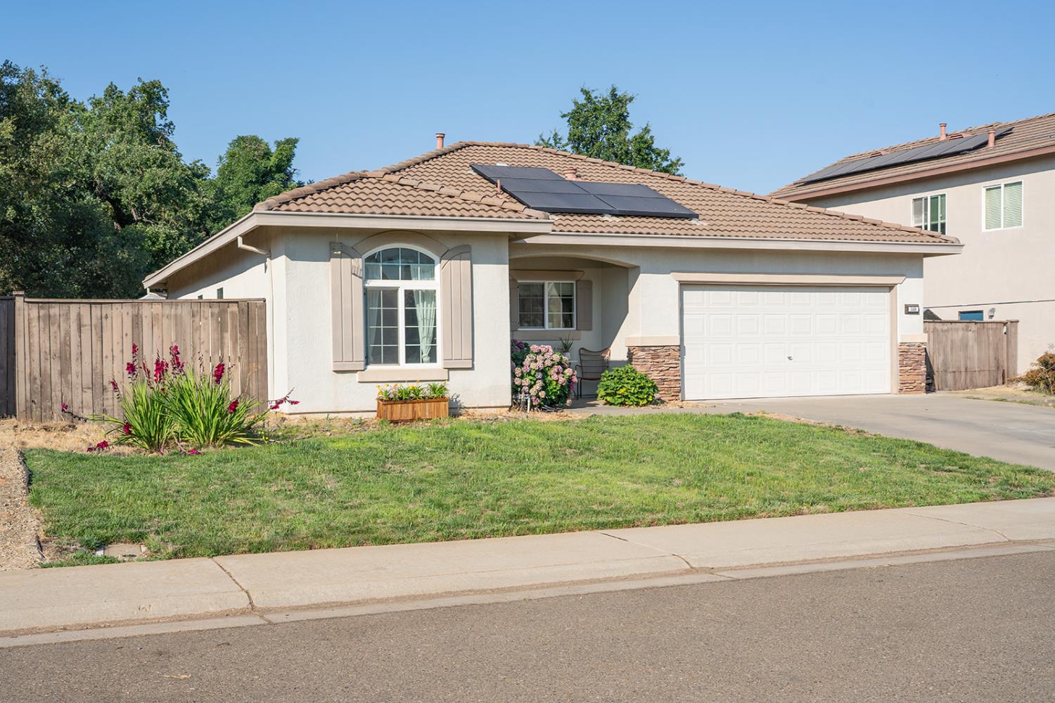 Detail Gallery Image 1 of 48 For 348 Eagle Dr, Ione,  CA 95640 - 3 Beds | 2 Baths