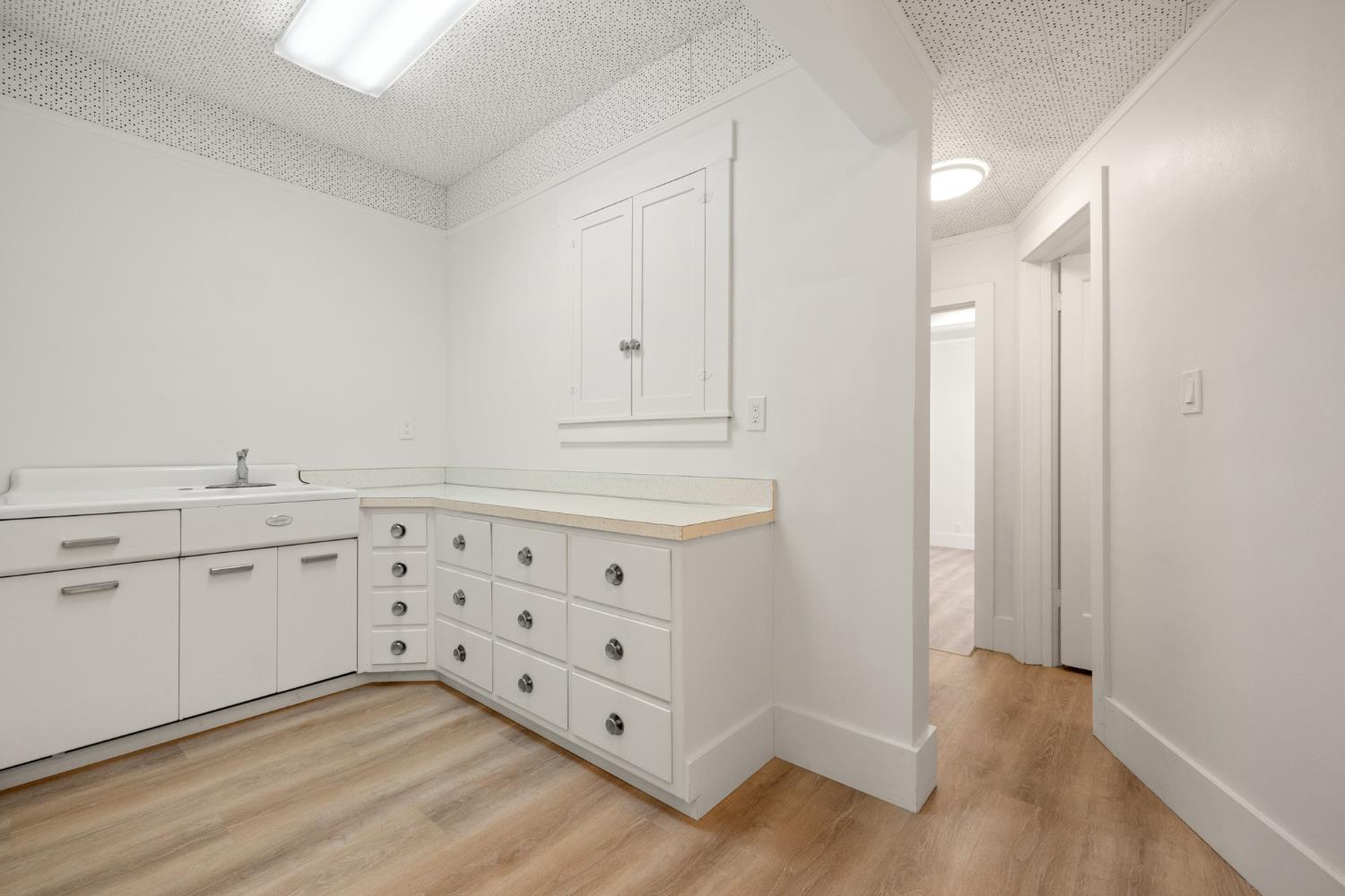 Detail Gallery Image 36 of 47 For 143 N Lincoln Ave, Manteca,  CA 95336 - 4 Beds | 4/3 Baths