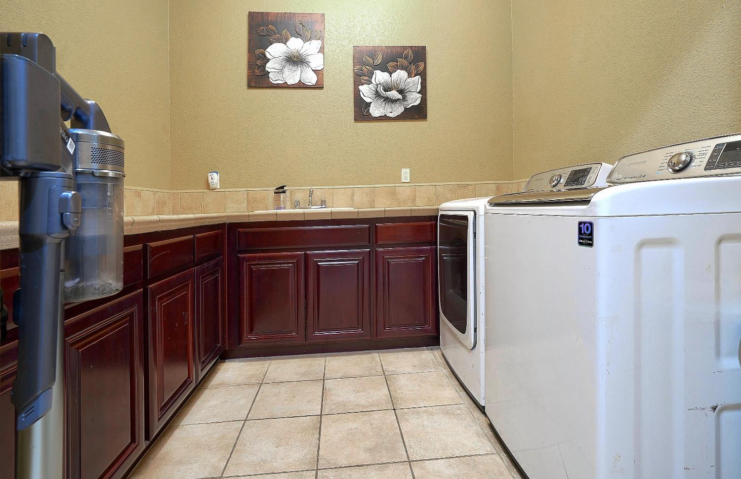 Detail Gallery Image 29 of 97 For 1340 Bella Cir, Lincoln,  CA 95648 - 7 Beds | 5 Baths
