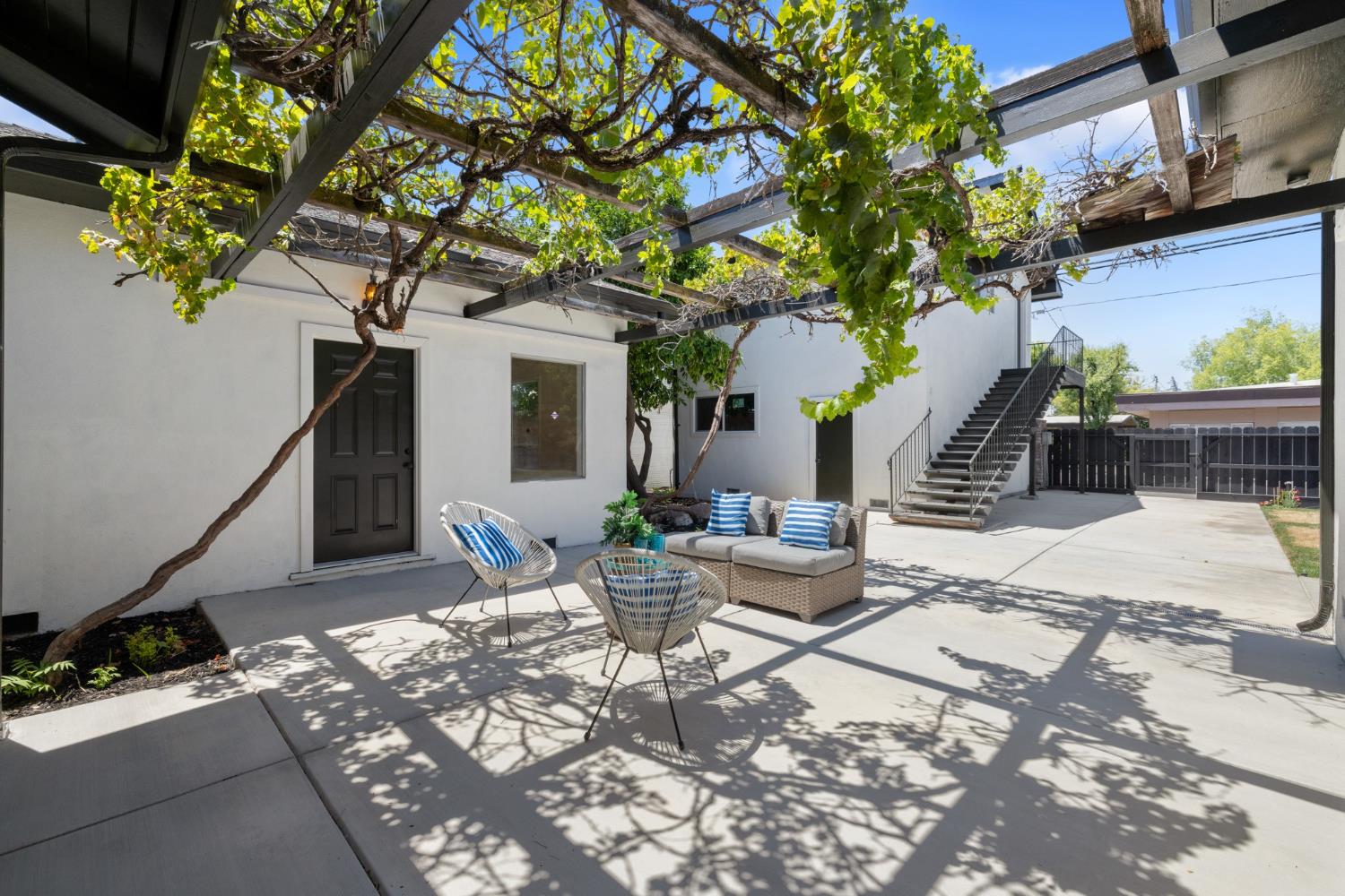 Detail Gallery Image 27 of 47 For 143 N Lincoln Ave, Manteca,  CA 95336 - 4 Beds | 4/3 Baths