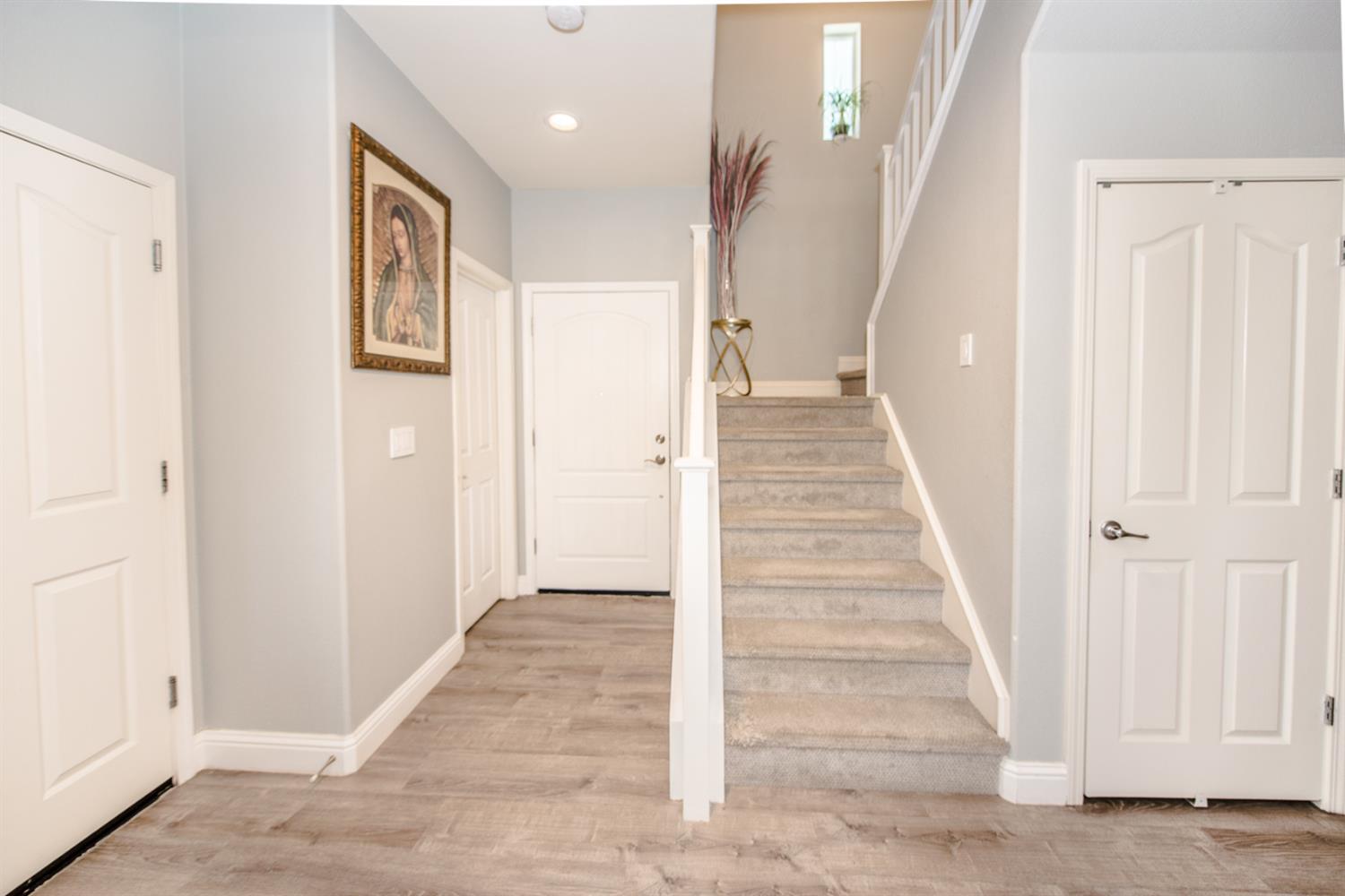 Detail Gallery Image 14 of 49 For 2373 Donner Pass Ave, Sacramento,  CA 95835 - 4 Beds | 2/1 Baths