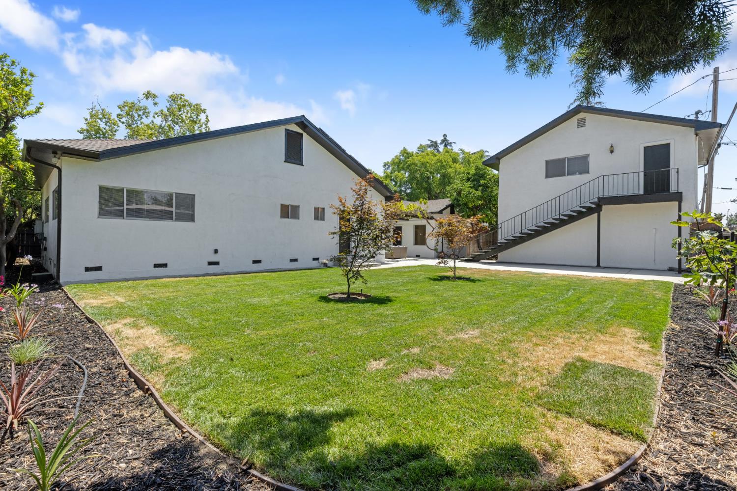 Detail Gallery Image 29 of 47 For 143 N Lincoln Ave, Manteca,  CA 95336 - 4 Beds | 4/3 Baths