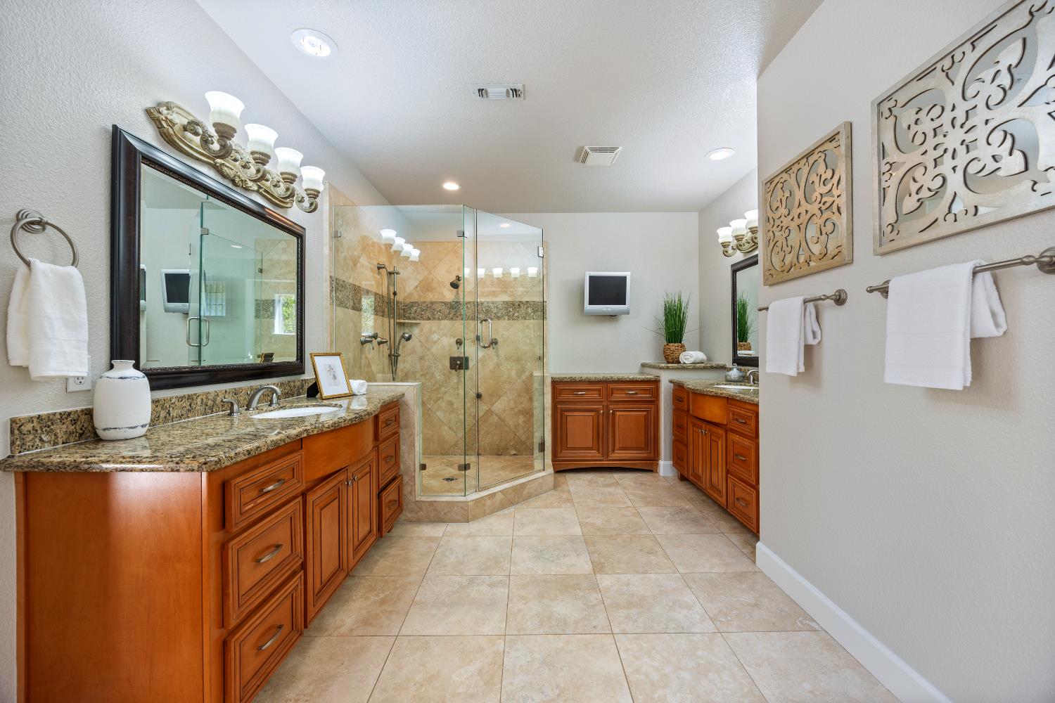 Detail Gallery Image 60 of 86 For 9740 Los Lagos Cir #NORTH,  Granite Bay,  CA 95746 - 4 Beds | 4/1 Baths