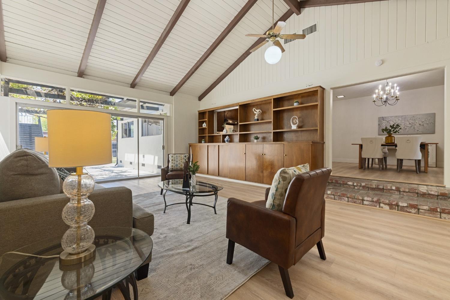 Detail Gallery Image 14 of 47 For 143 N Lincoln Ave, Manteca,  CA 95336 - 4 Beds | 4/3 Baths