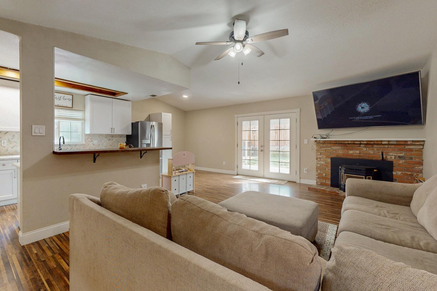 Detail Gallery Image 6 of 28 For 9192 Pershing Ave, Orangevale,  CA 95662 - 3 Beds | 2 Baths
