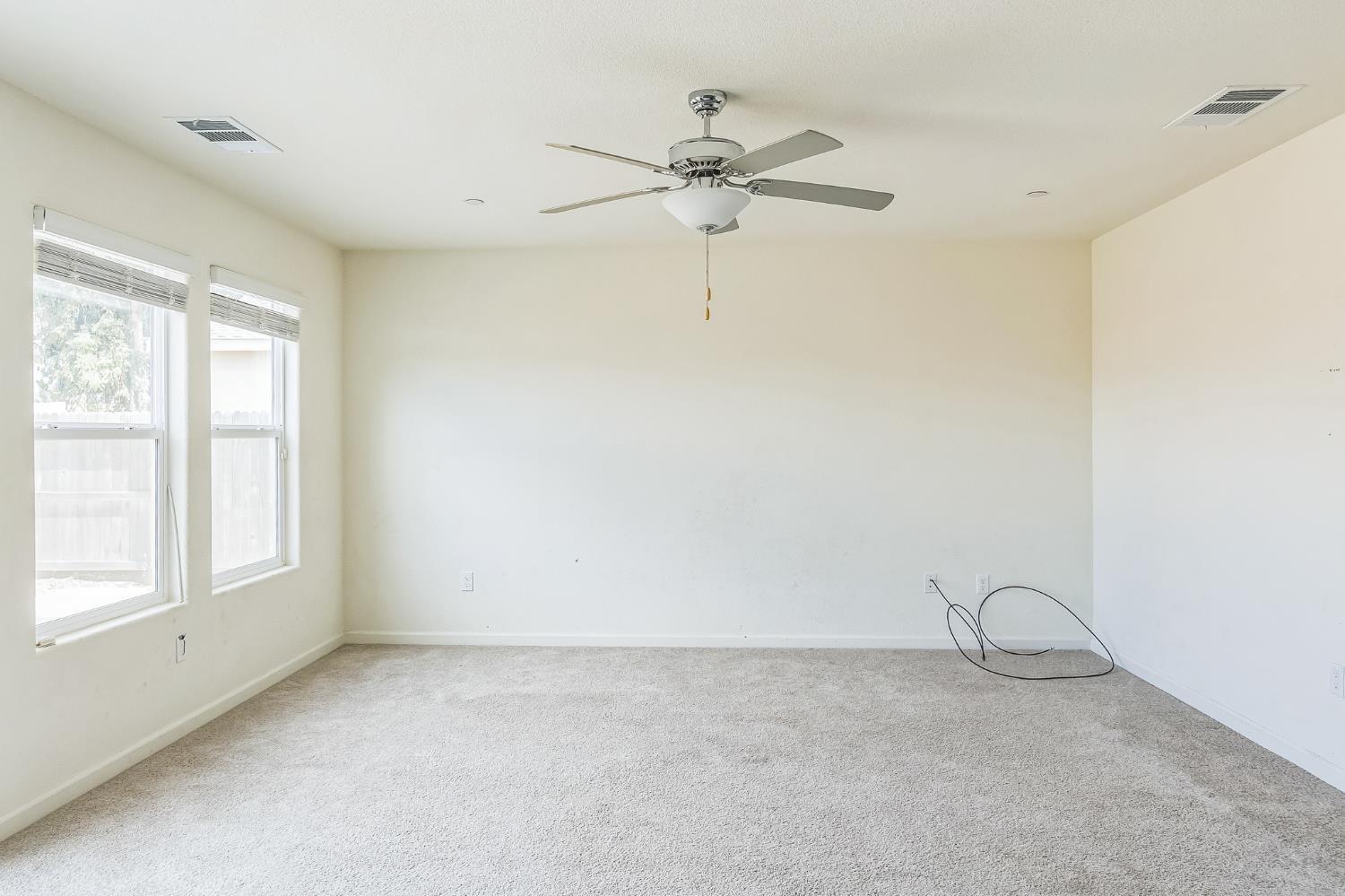 Detail Gallery Image 10 of 30 For 441 Stei N, Waterford,  CA 95385 - 4 Beds | 2/1 Baths