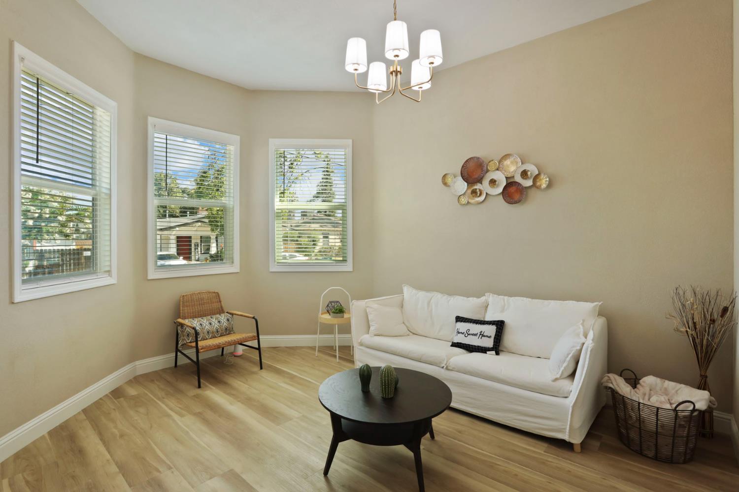 Detail Gallery Image 6 of 32 For 436 E Arcade St, Stockton,  CA 95204 - 3 Beds | 2 Baths
