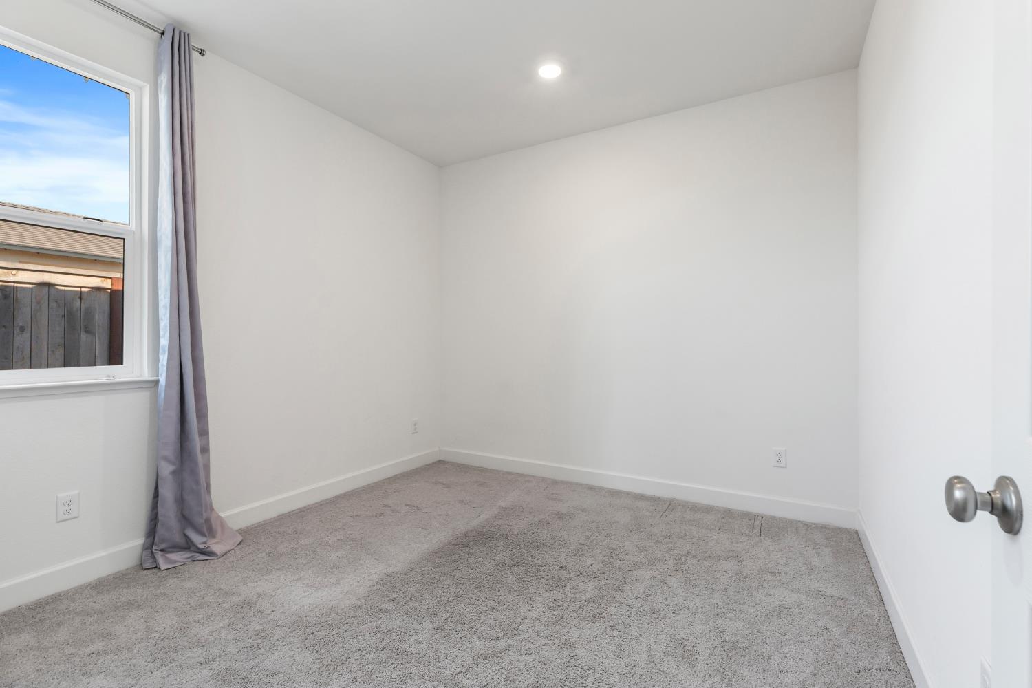 Detail Gallery Image 18 of 49 For 2825 Meadowbrook Ln, Turlock,  CA 95382 - 5 Beds | 3/1 Baths