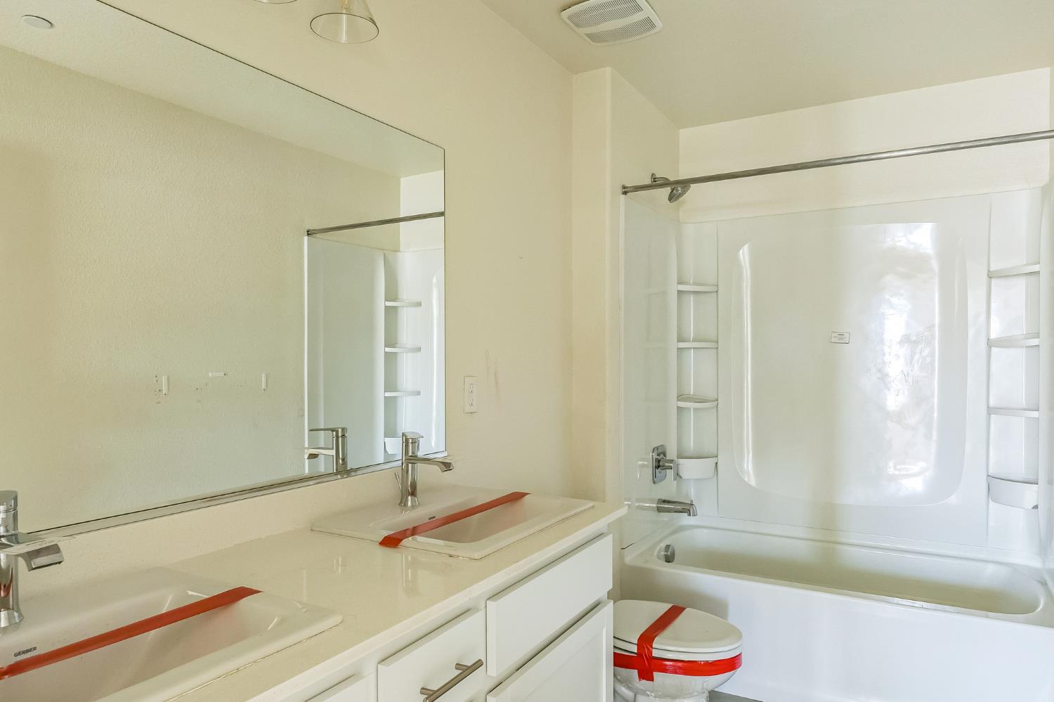Detail Gallery Image 15 of 30 For 441 Stei N, Waterford,  CA 95385 - 4 Beds | 2/1 Baths