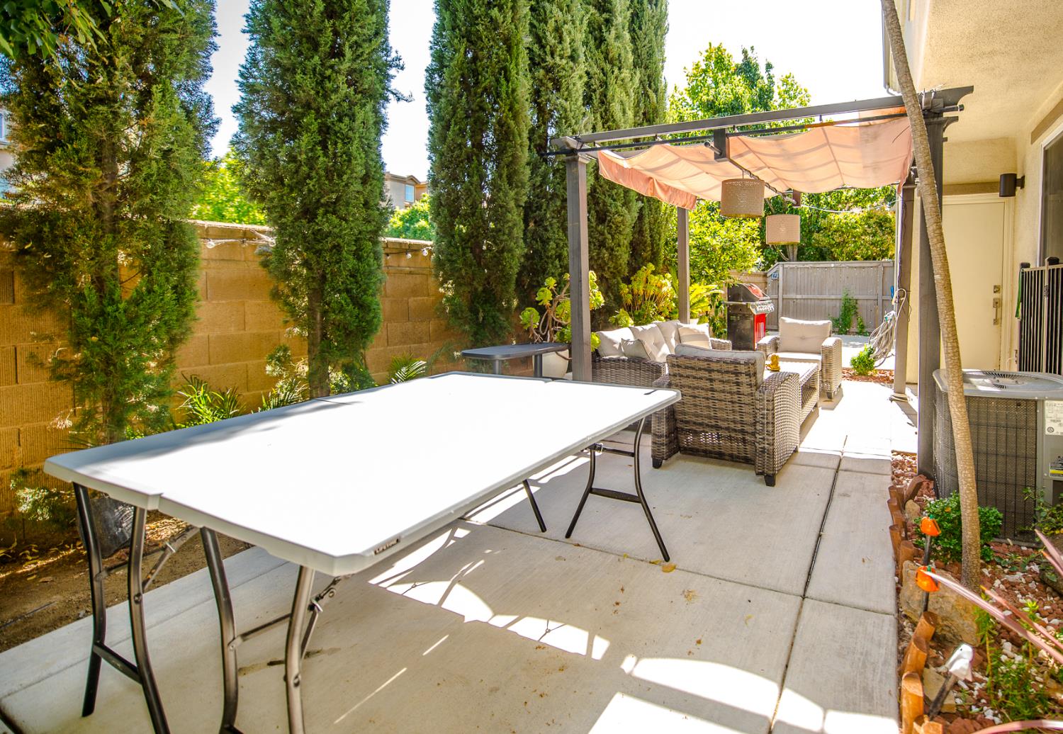 Detail Gallery Image 43 of 49 For 2373 Donner Pass Ave, Sacramento,  CA 95835 - 4 Beds | 2/1 Baths