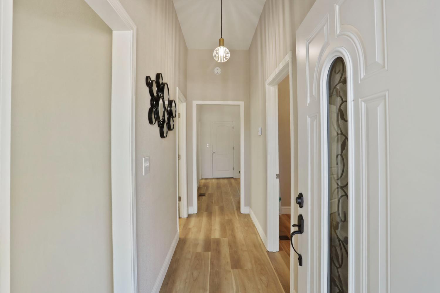 Detail Gallery Image 5 of 32 For 436 E Arcade St, Stockton,  CA 95204 - 3 Beds | 2 Baths