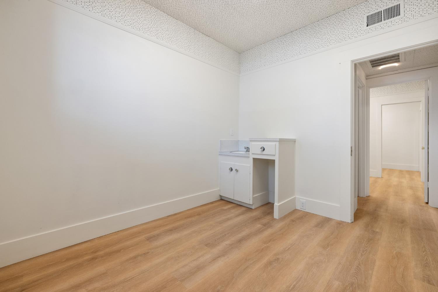 Detail Gallery Image 42 of 47 For 143 N Lincoln Ave, Manteca,  CA 95336 - 4 Beds | 4/3 Baths