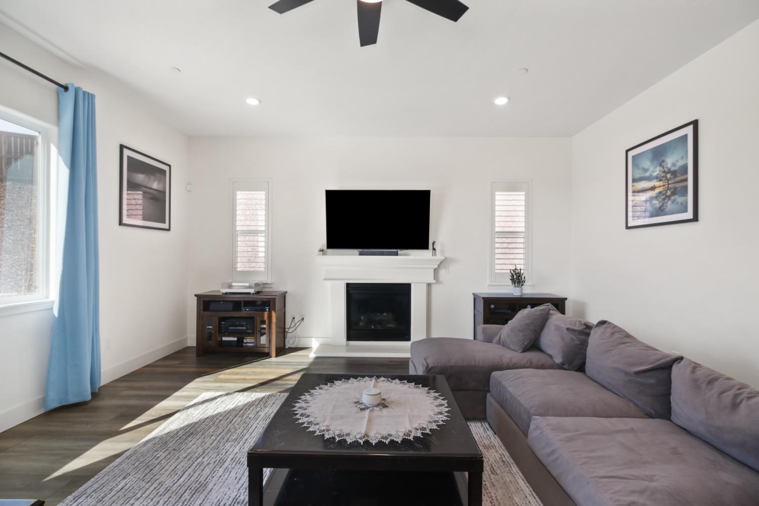Detail Gallery Image 8 of 64 For 310 Milazzo Ct, El Dorado Hills,  CA 95762 - 3 Beds | 2/1 Baths