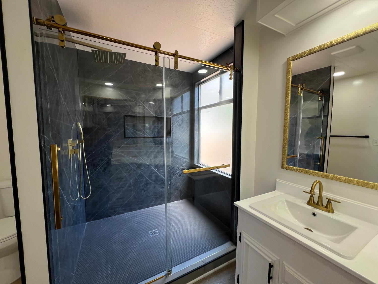 Detail Gallery Image 13 of 24 For 2240 Golden Oak Ln 3, Merced,  CA 95341 - 2 Beds | 2 Baths