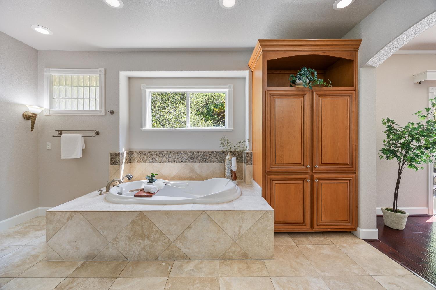 Detail Gallery Image 63 of 86 For 9740 Los Lagos Cir #NORTH,  Granite Bay,  CA 95746 - 4 Beds | 4/1 Baths