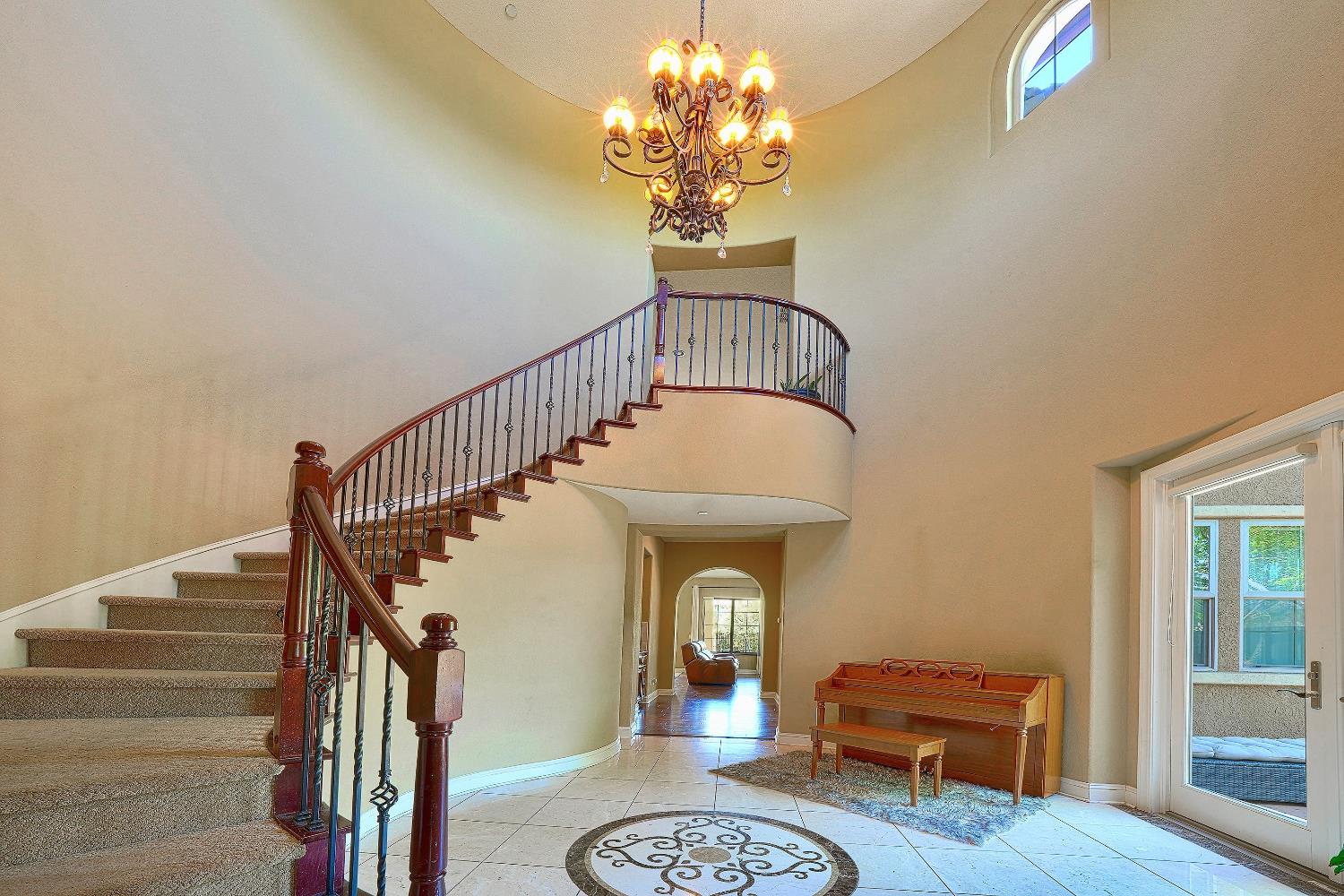 Detail Gallery Image 3 of 97 For 1340 Bella Cir, Lincoln,  CA 95648 - 7 Beds | 5 Baths