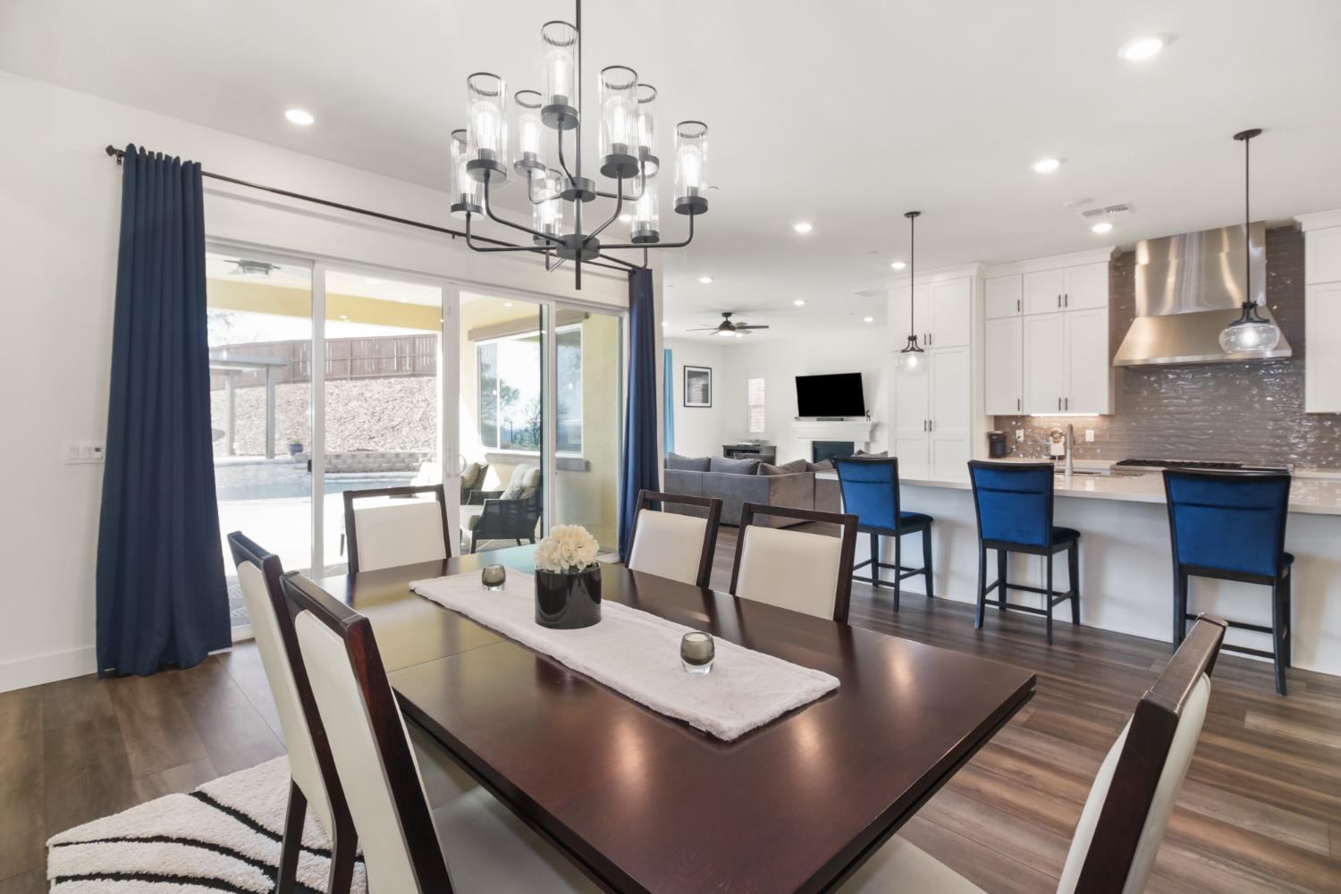 Detail Gallery Image 13 of 64 For 310 Milazzo Ct, El Dorado Hills,  CA 95762 - 3 Beds | 2/1 Baths