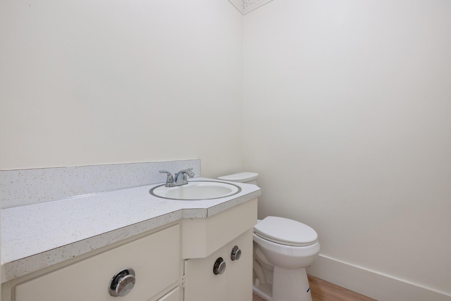 Detail Gallery Image 41 of 47 For 143 N Lincoln Ave, Manteca,  CA 95336 - 4 Beds | 4/3 Baths