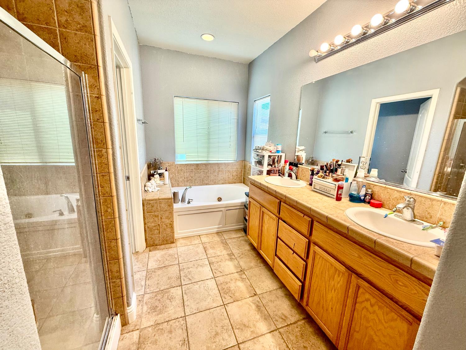 Detail Gallery Image 10 of 23 For 749 Rhone Ct, Los Banos,  CA 93635 - 3 Beds | 2 Baths