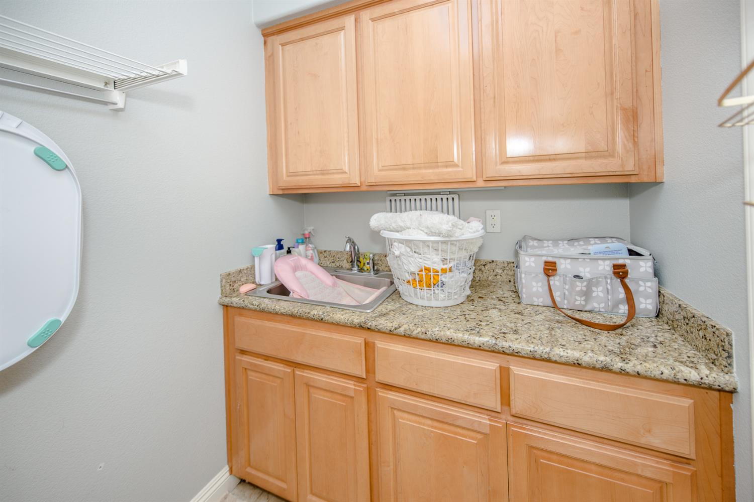 Detail Gallery Image 37 of 49 For 2373 Donner Pass Ave, Sacramento,  CA 95835 - 4 Beds | 2/1 Baths