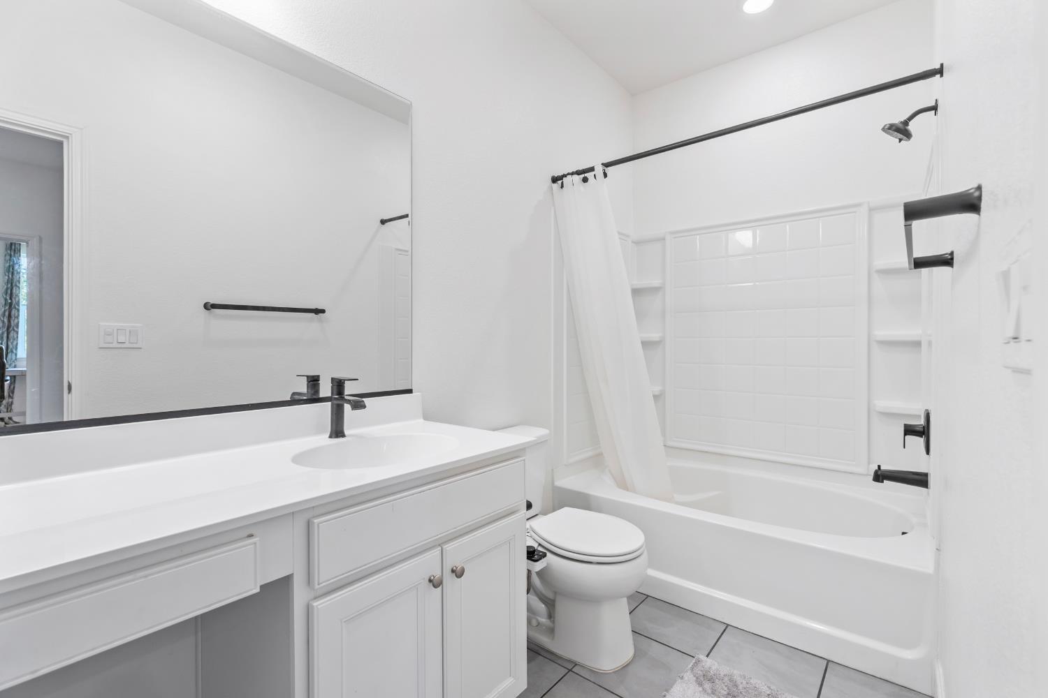 Detail Gallery Image 19 of 49 For 2825 Meadowbrook Ln, Turlock,  CA 95382 - 5 Beds | 3/1 Baths