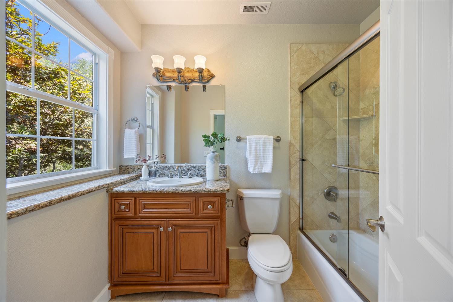 Detail Gallery Image 51 of 86 For 9740 Los Lagos Cir #NORTH,  Granite Bay,  CA 95746 - 4 Beds | 4/1 Baths