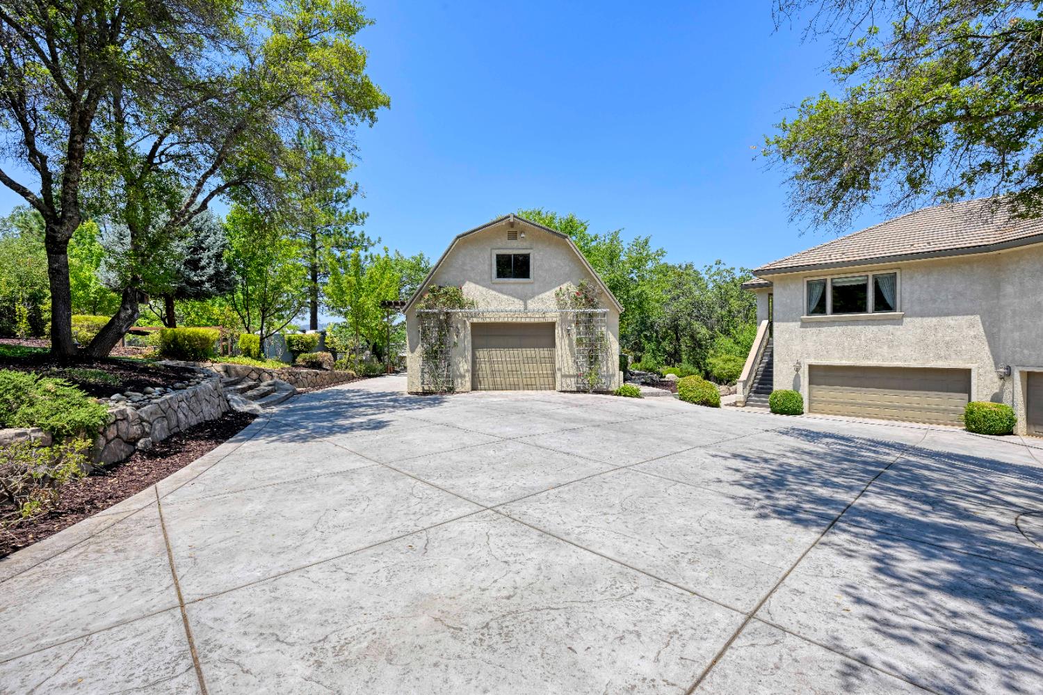 Detail Gallery Image 13 of 98 For 4324 Carlson Ct, Shingle Springs,  CA 95682 - 6 Beds | 6/3 Baths