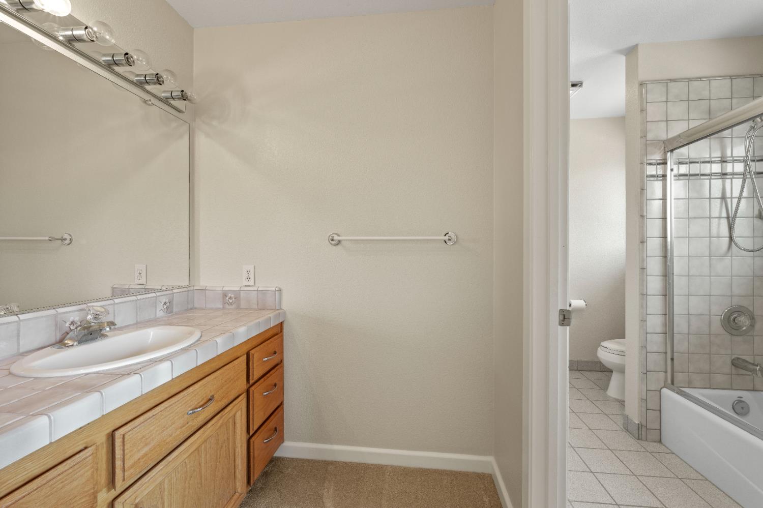 Detail Gallery Image 32 of 98 For 4324 Carlson Ct, Shingle Springs,  CA 95682 - 6 Beds | 6/3 Baths