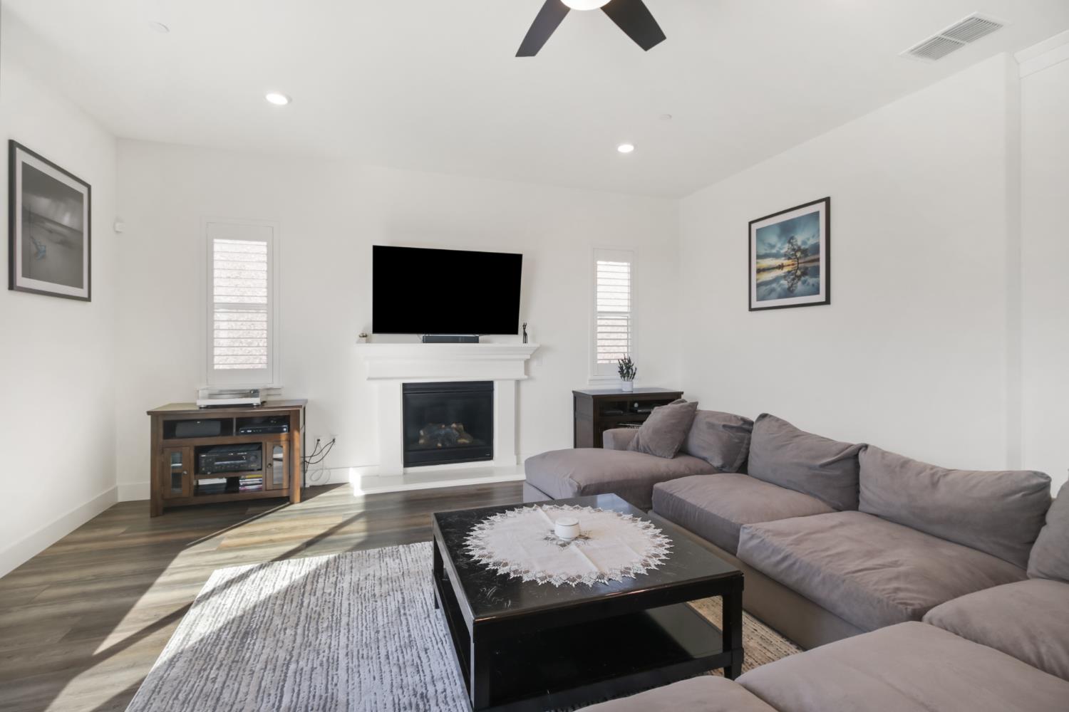 Detail Gallery Image 7 of 64 For 310 Milazzo Ct, El Dorado Hills,  CA 95762 - 3 Beds | 2/1 Baths