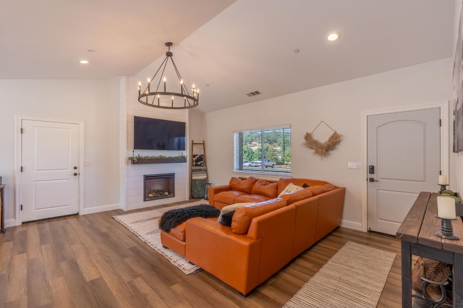Detail Gallery Image 12 of 35 For 6449 Garner Pl, Valley Springs,  CA 95252 - 3 Beds | 2 Baths