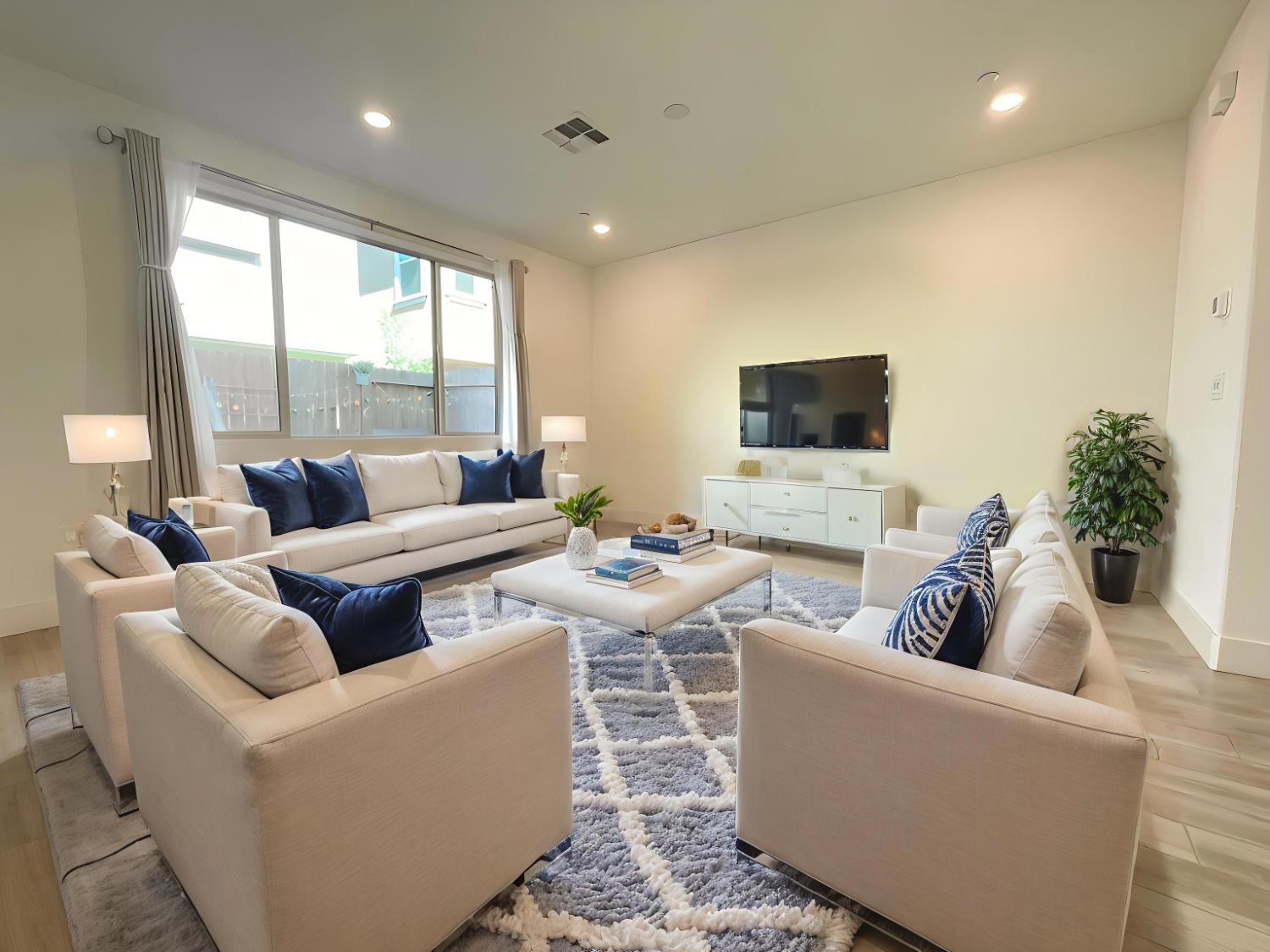 Detail Gallery Image 8 of 59 For 10622 Trill Way, Elk Grove,  CA 95757 - 3 Beds | 2/1 Baths