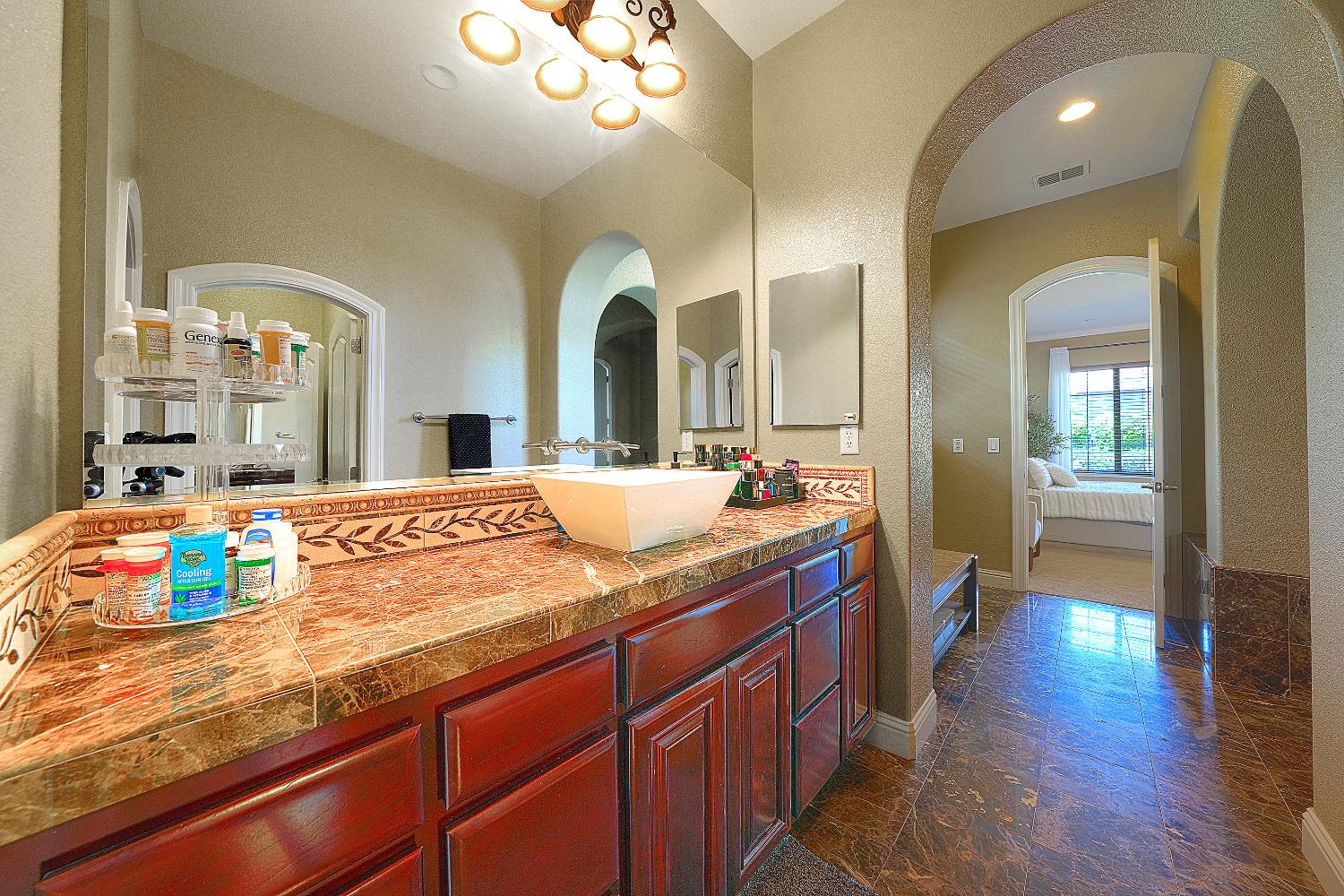 Detail Gallery Image 24 of 97 For 1340 Bella Cir, Lincoln,  CA 95648 - 7 Beds | 5 Baths