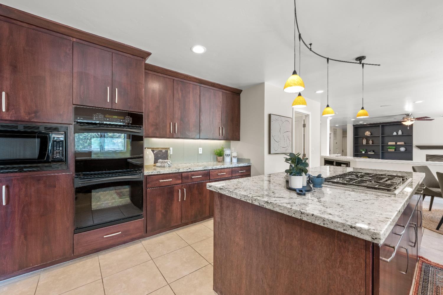 Detail Gallery Image 23 of 98 For 4324 Carlson Ct, Shingle Springs,  CA 95682 - 6 Beds | 6/3 Baths