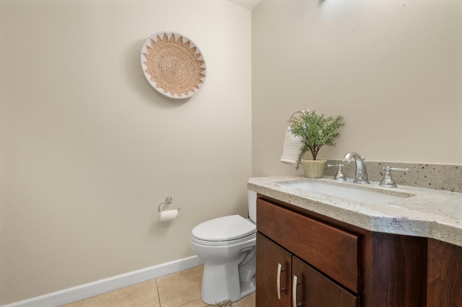 Detail Gallery Image 20 of 98 For 4324 Carlson Ct, Shingle Springs,  CA 95682 - 6 Beds | 6/3 Baths