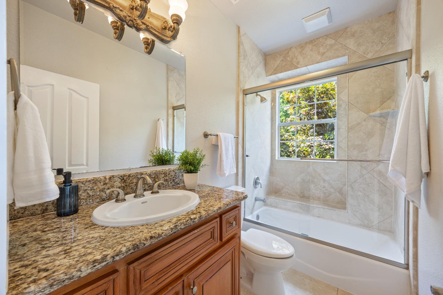 Detail Gallery Image 53 of 86 For 9740 Los Lagos Cir #NORTH,  Granite Bay,  CA 95746 - 4 Beds | 4/1 Baths