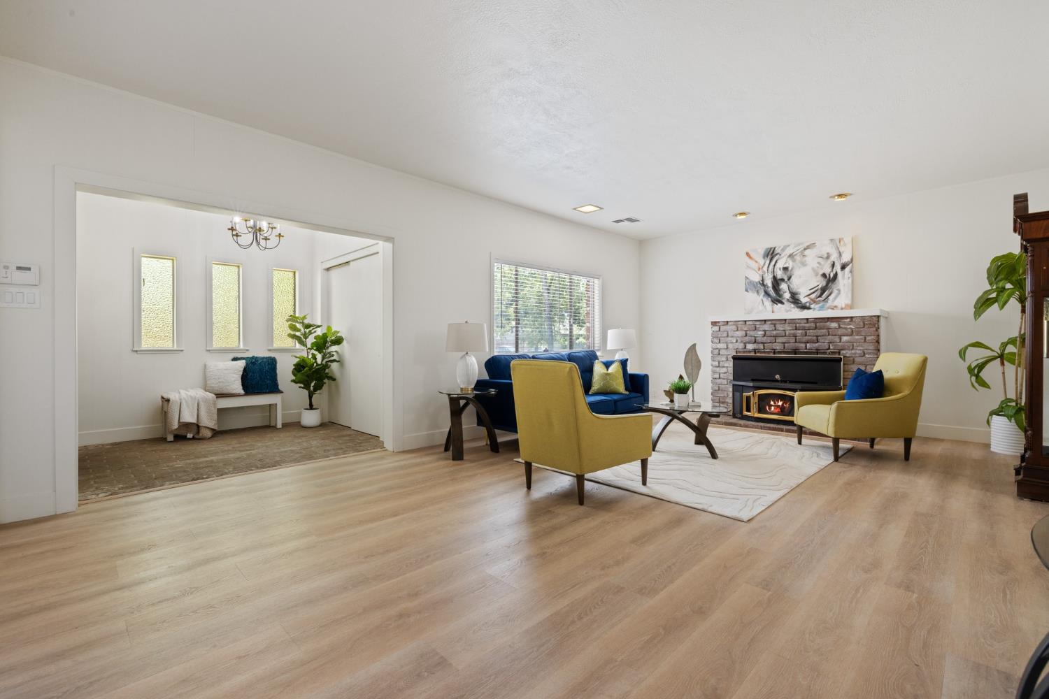 Detail Gallery Image 6 of 47 For 143 N Lincoln Ave, Manteca,  CA 95336 - 4 Beds | 4/3 Baths