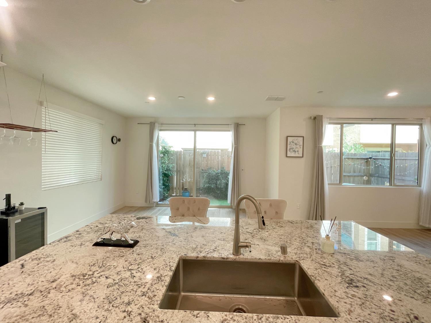 Detail Gallery Image 11 of 59 For 10622 Trill Way, Elk Grove,  CA 95757 - 3 Beds | 2/1 Baths