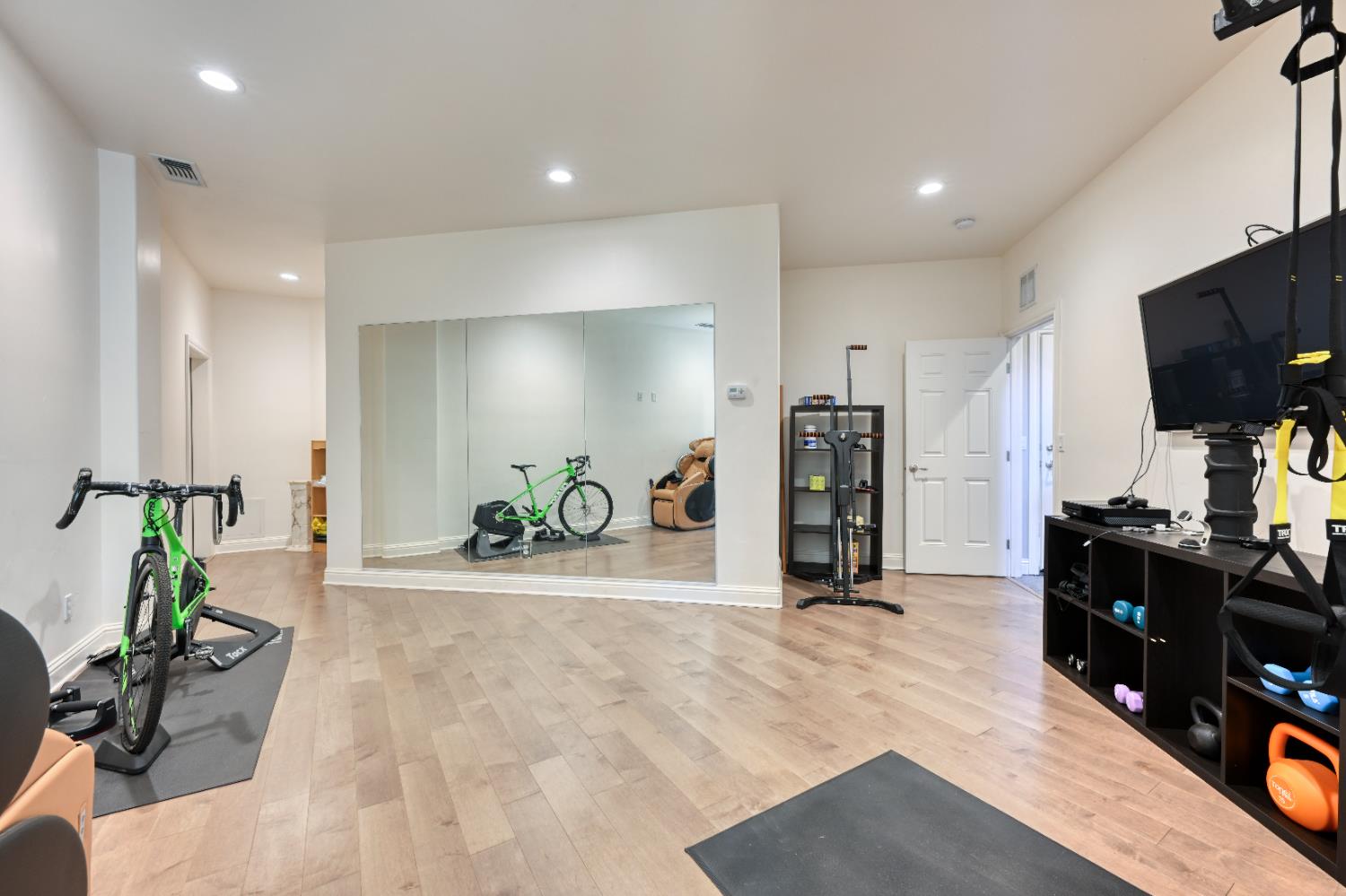 Detail Gallery Image 69 of 98 For 4324 Carlson Ct, Shingle Springs,  CA 95682 - 6 Beds | 6/3 Baths