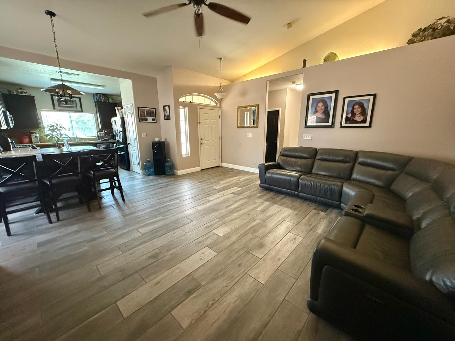 Detail Gallery Image 6 of 23 For 749 Rhone Ct, Los Banos,  CA 93635 - 3 Beds | 2 Baths