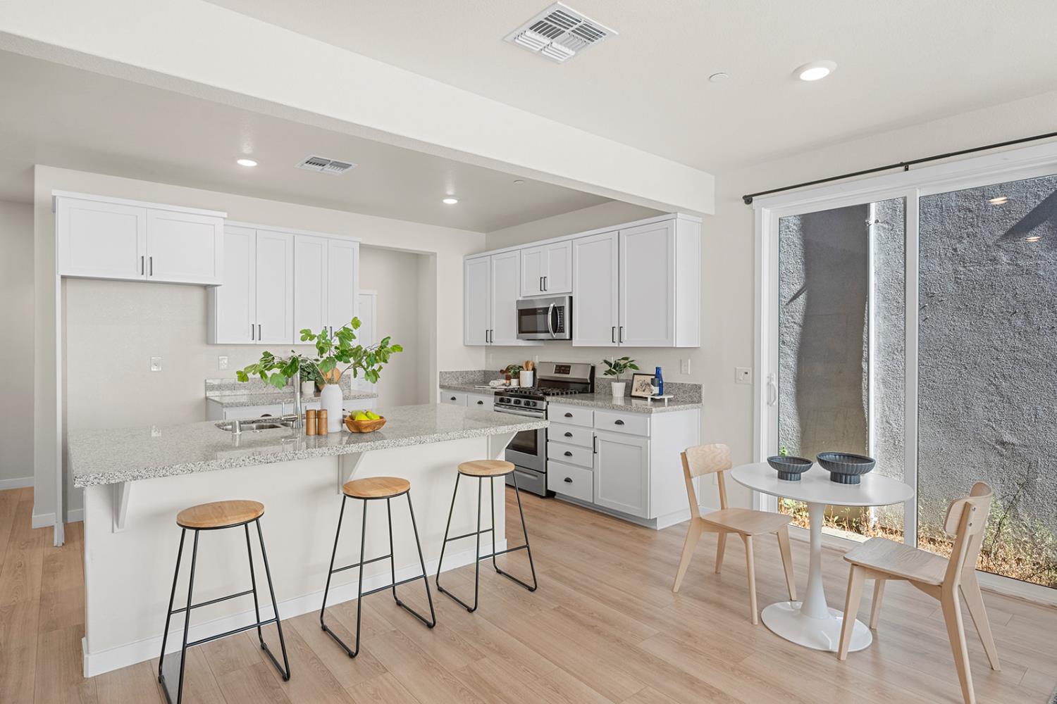 Detail Gallery Image 5 of 30 For 3230 Longspur Ln, West Sacramento,  CA 95691 - 3 Beds | 2/1 Baths