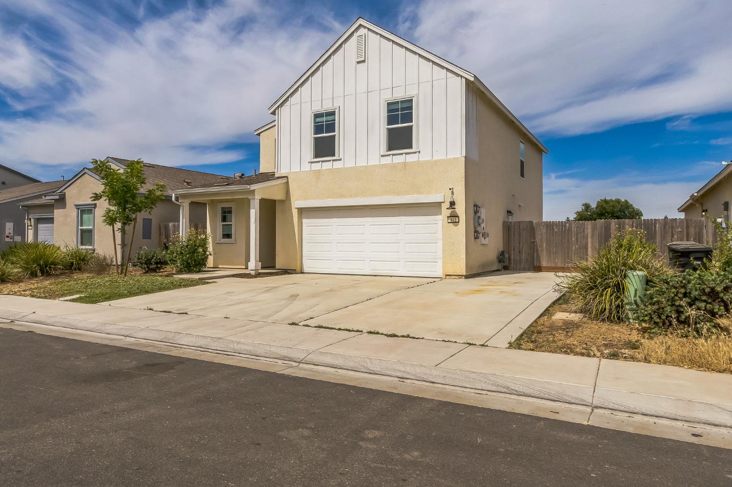 Detail Gallery Image 2 of 30 For 441 Stei N, Waterford,  CA 95385 - 4 Beds | 2/1 Baths