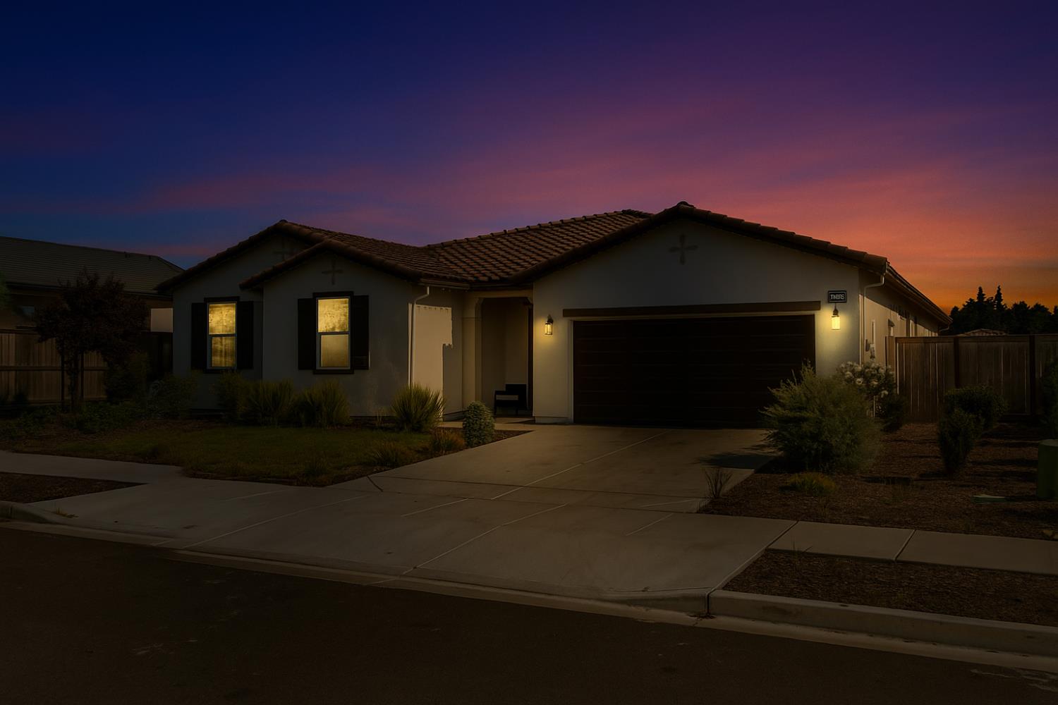 Detail Gallery Image 2 of 49 For 2825 Meadowbrook Ln, Turlock,  CA 95382 - 5 Beds | 3/1 Baths