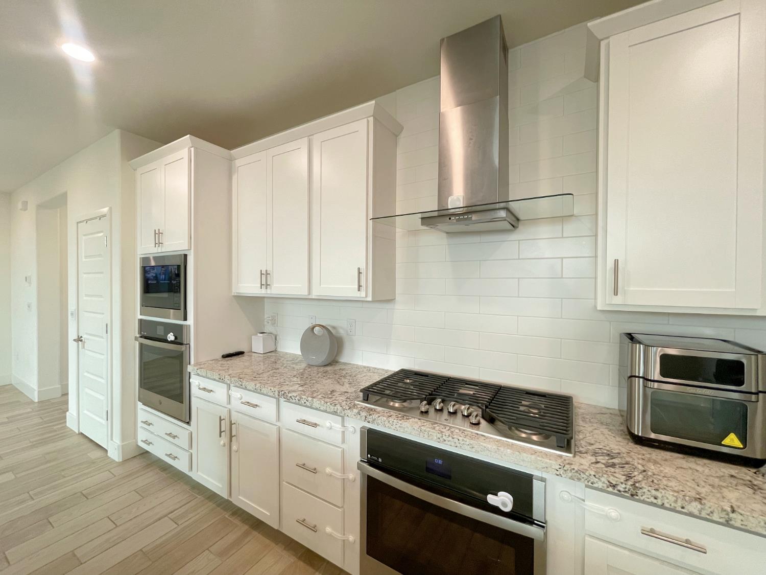 Detail Gallery Image 14 of 59 For 10622 Trill Way, Elk Grove,  CA 95757 - 3 Beds | 2/1 Baths