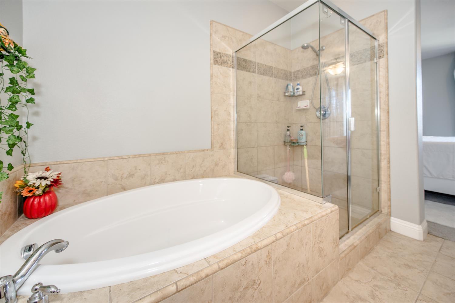 Detail Gallery Image 33 of 49 For 2373 Donner Pass Ave, Sacramento,  CA 95835 - 4 Beds | 2/1 Baths