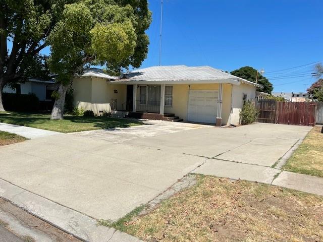 Detail Gallery Image 2 of 5 For 2832 Kay St, Ceres,  CA 95307 - 2 Beds | 1 Baths