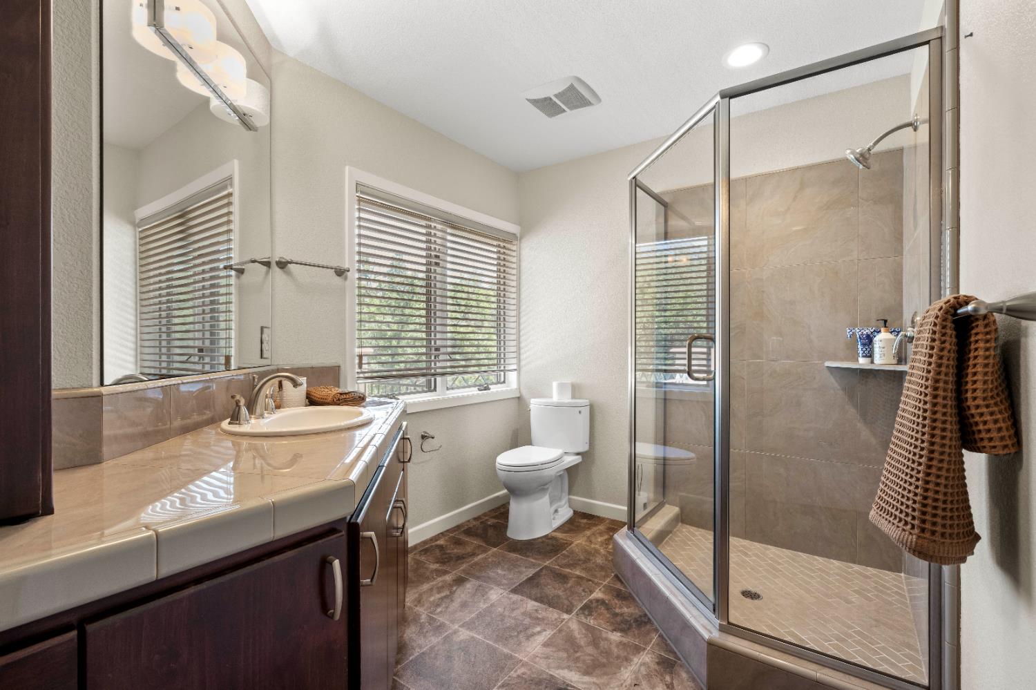 Detail Gallery Image 36 of 98 For 4324 Carlson Ct, Shingle Springs,  CA 95682 - 6 Beds | 6/3 Baths