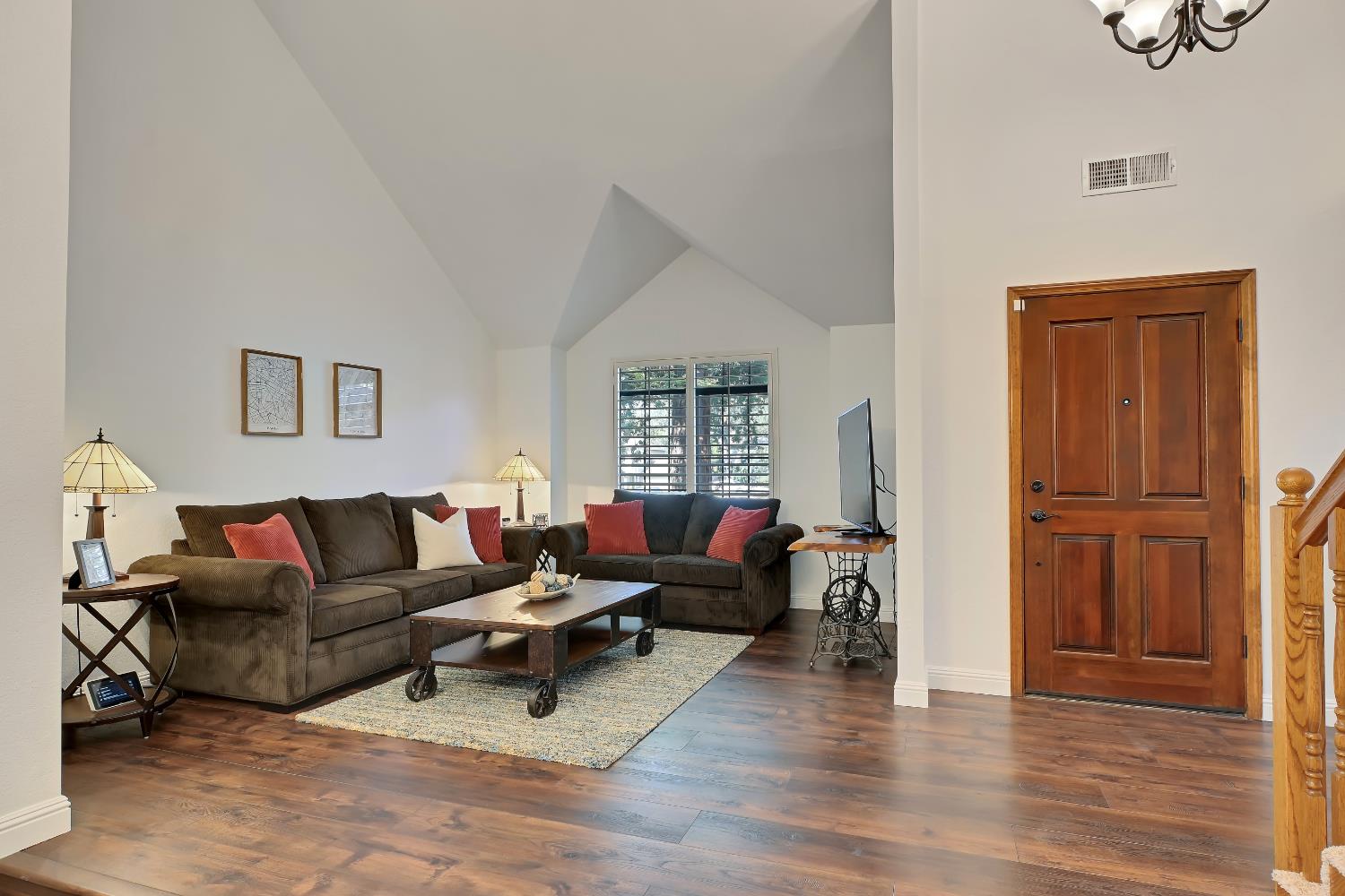 Detail Gallery Image 4 of 62 For 4710 Dea Way, Fair Oaks,  CA 95628 - 4 Beds | 3 Baths